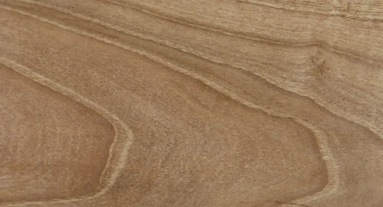 madera de nogal a veta