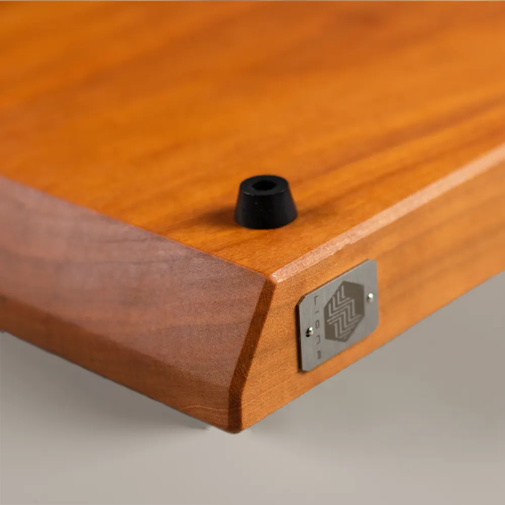 <div class="titlecerezo"><p class="second-name"> Linea </p> Cherry <p class="hidekey"> cherry cutting board</p></div>