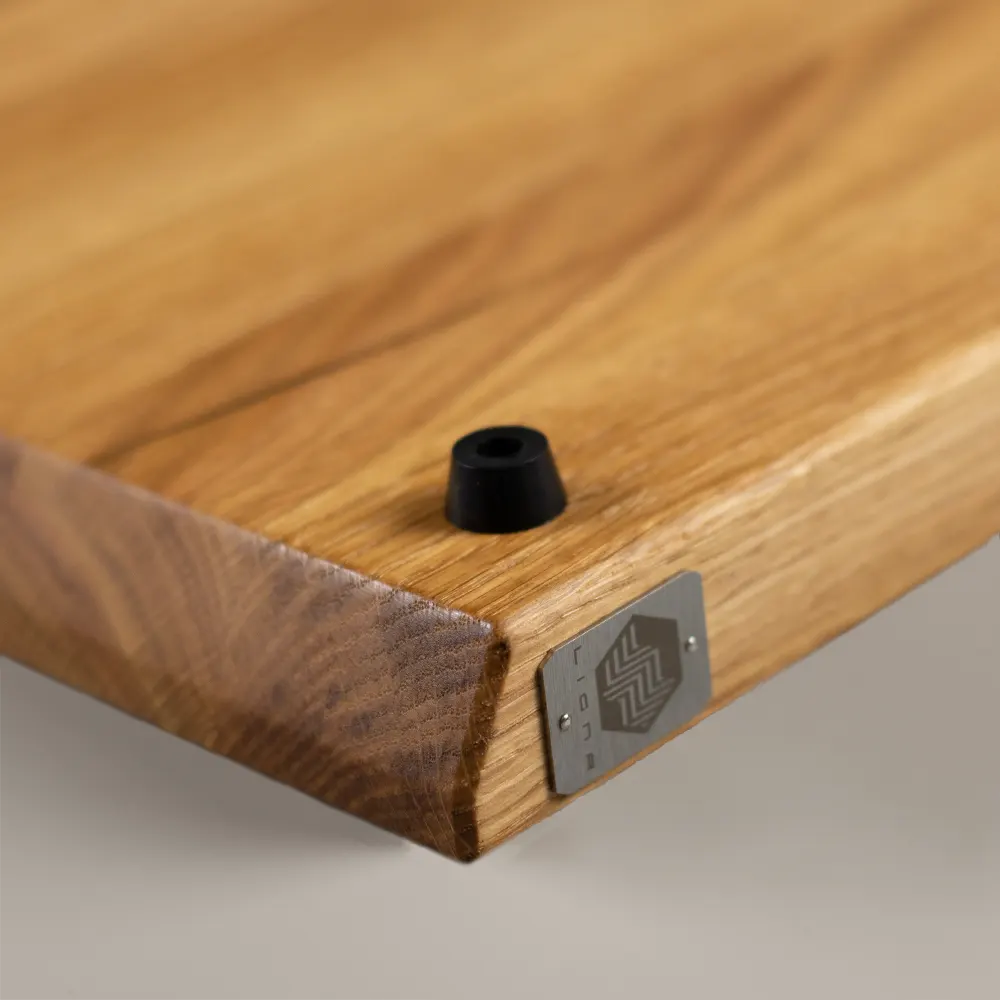 <div class="titleroble"><p class="second-name"> Linea </p>  Oak  <p class="hidekey"> oak cutting board</p></div>