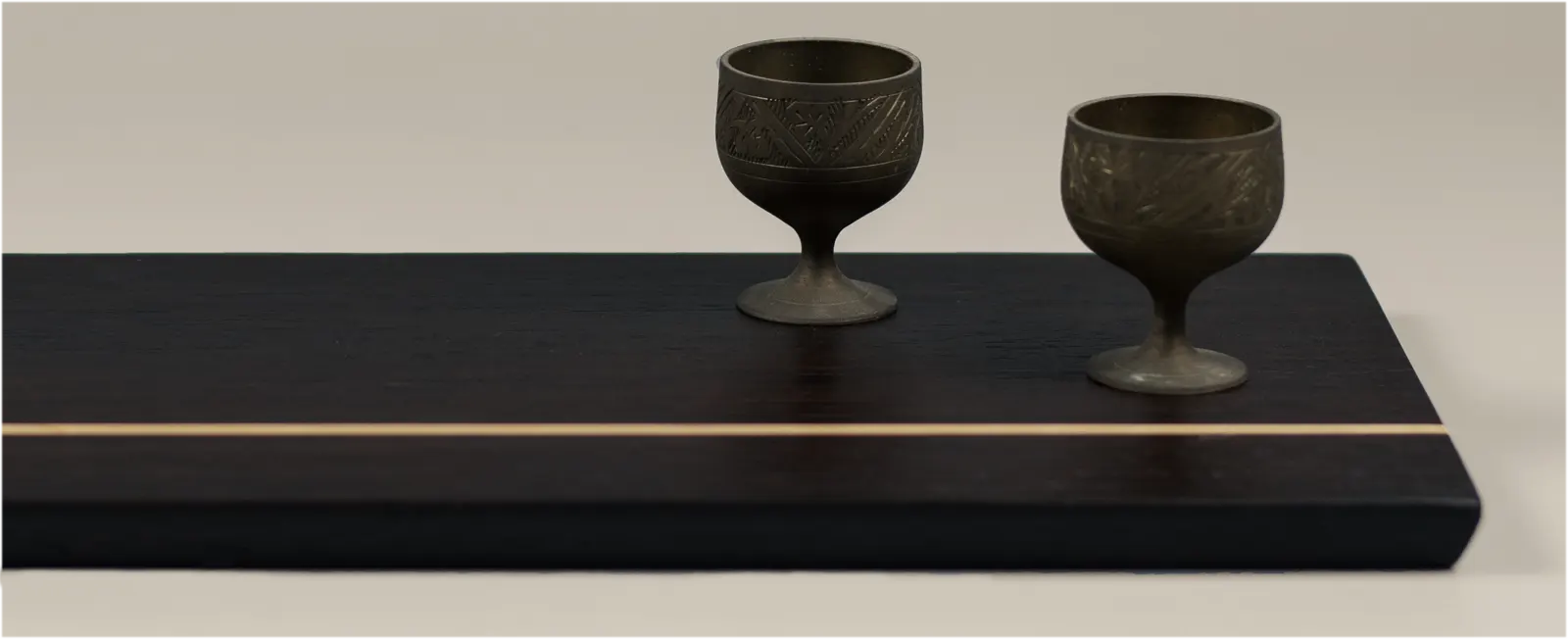 NIGRA <p class="hidekey"> serving board</p>