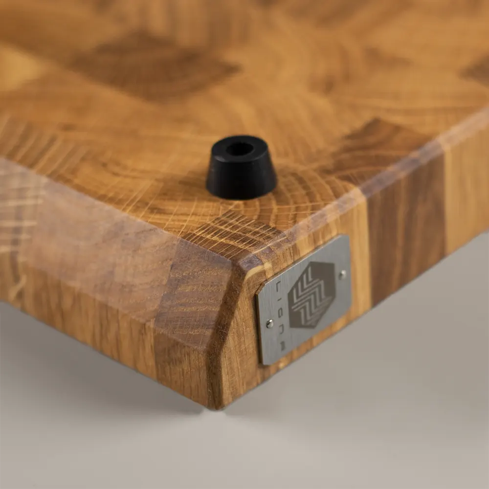 <div class="titleroble"><p class="second-name">Pura</p> Oak <p class="hidekey"> oak butcher block</p></div>