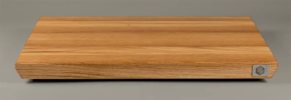 <div class="titleroble"><p class="second-name"> Linea </p> Oak <p class="hidekey"> oak cutting board</p></div>